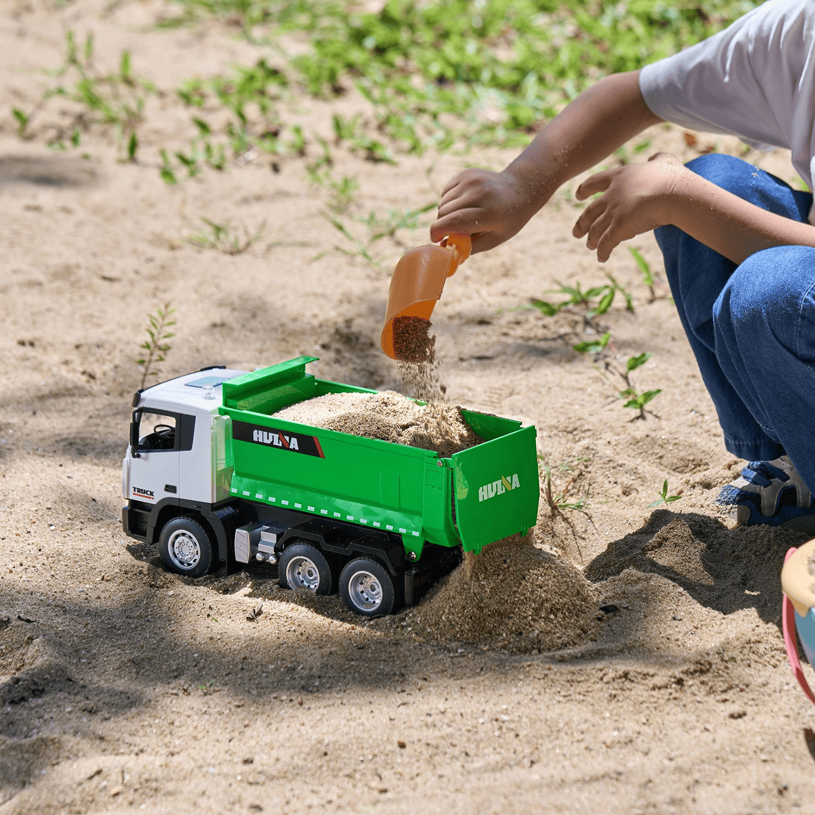 RC Remote Control Dump Truck Toy Construction Vehicle Toy 9CH 1:18 Scale