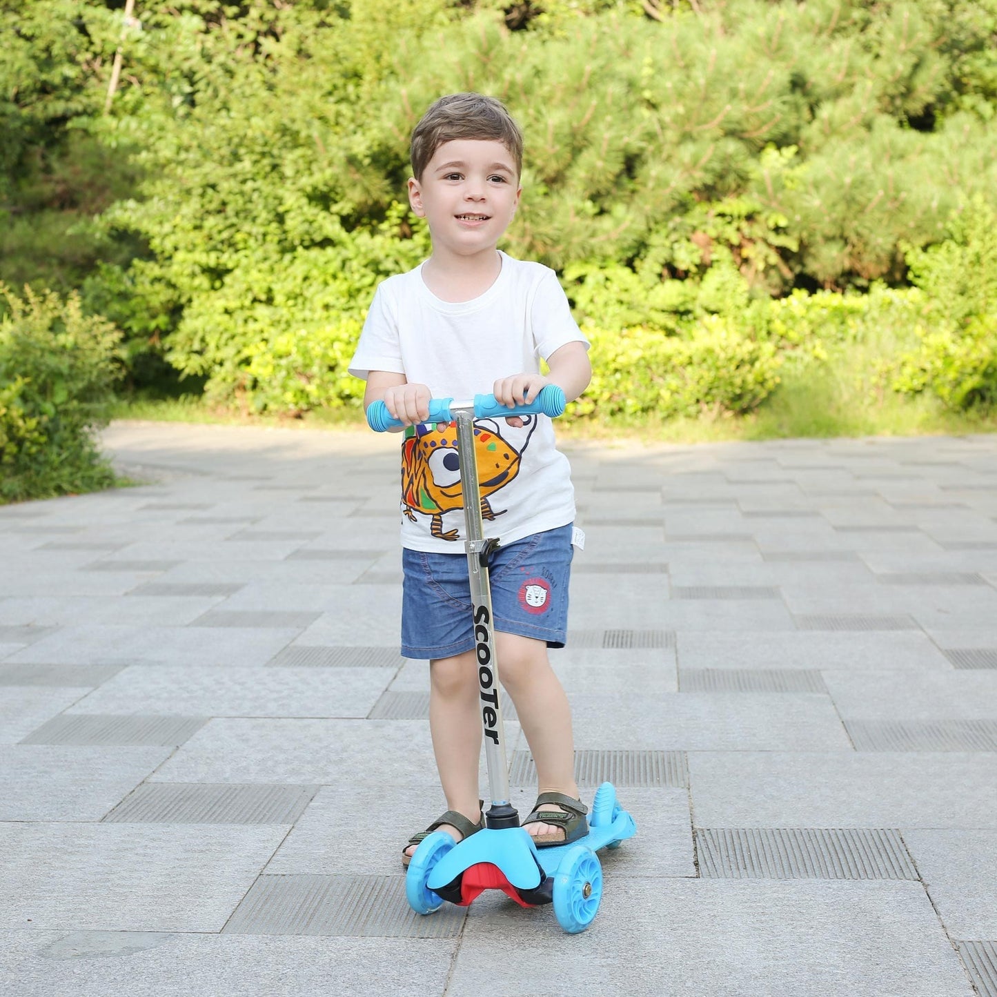 SimpleLux FlashGlide Kids Scooter – 4-Height Adjustable, Wide Deck, PU Flashing Wheels, for Ages 3+, Blue