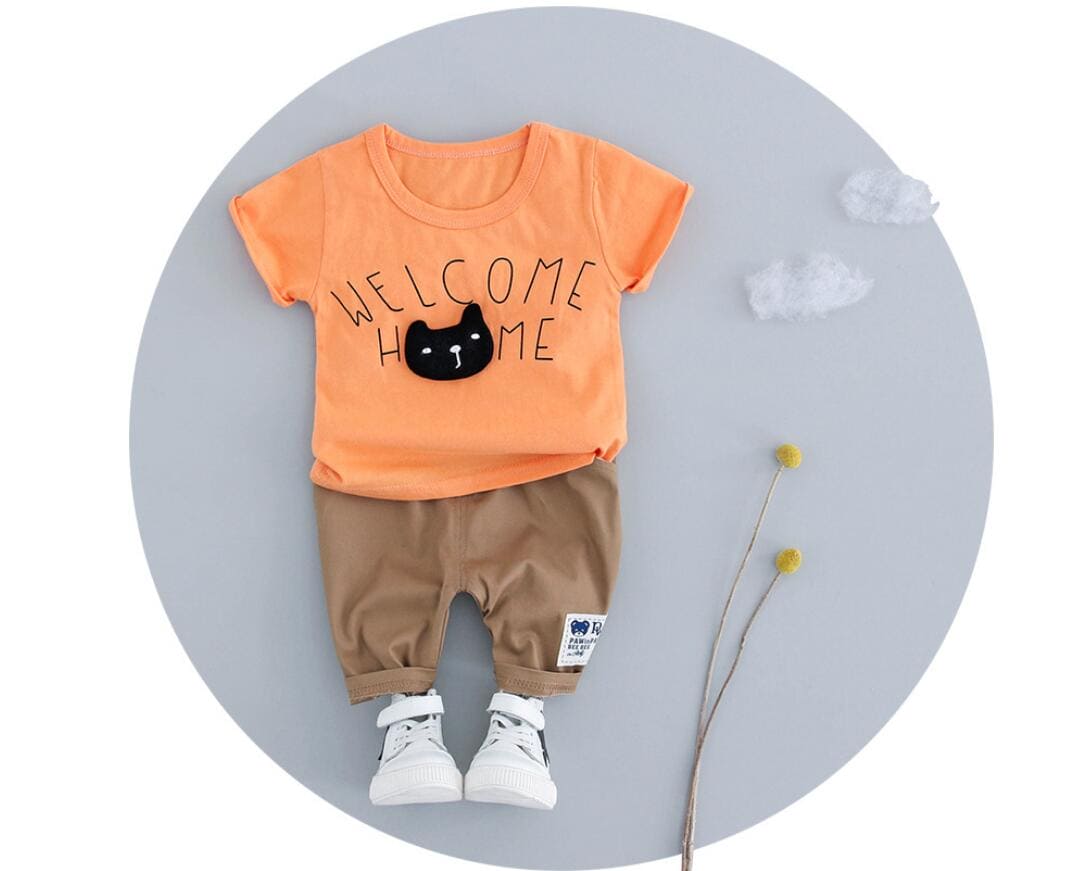 Tiny Trendsetter Ensemble: Marvelous Moments Await in Our Children's T-Shirt Suit – Style That Speaks Volumes!