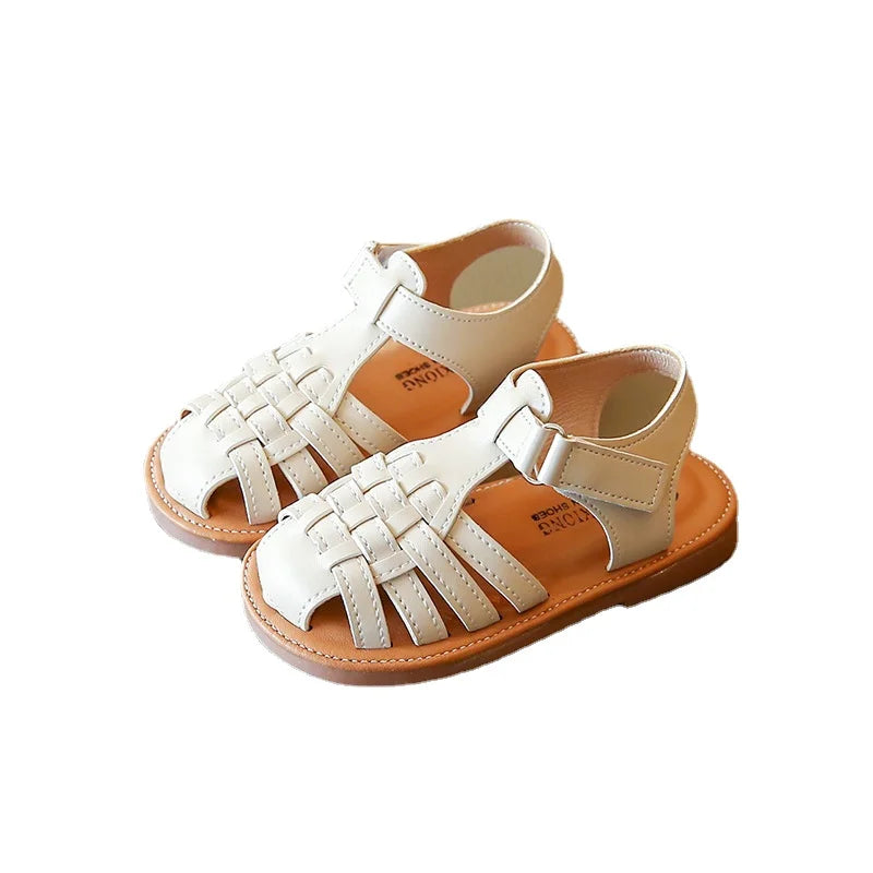 Summer Style for Little Feet: Kids Beach Sandals with Fashionable Flair!