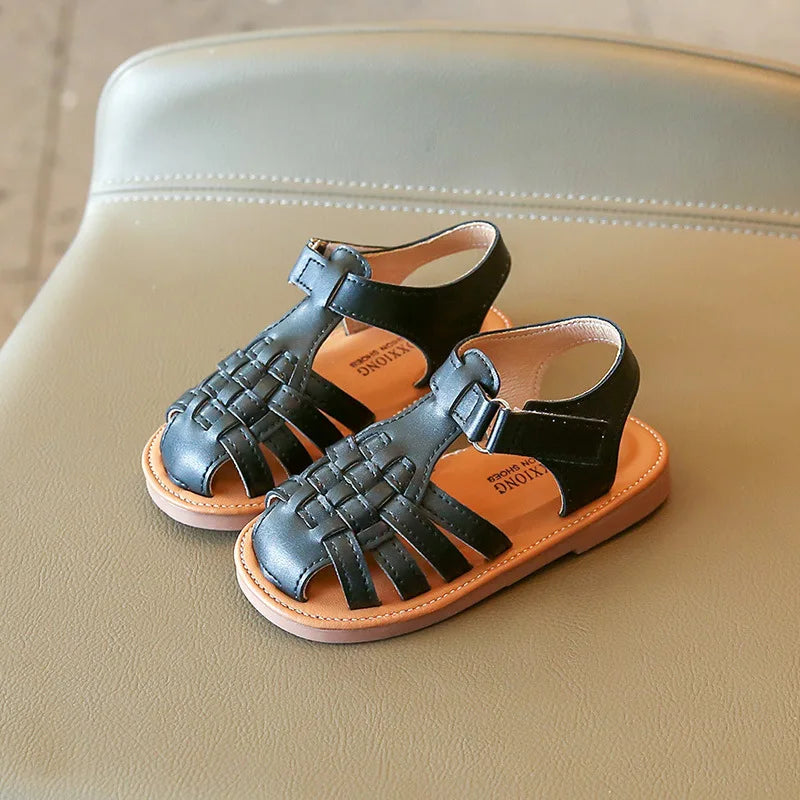 Summer Style for Little Feet: Kids Beach Sandals with Fashionable Flair!